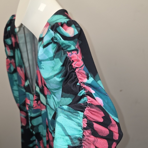 torrid Pastel Floral Top in Mint & Soft Pink - Picture 5 of 10